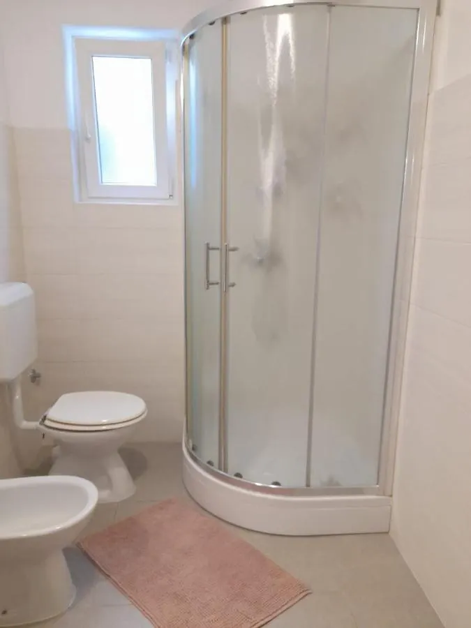 App Mladenka Apartment Novigrad